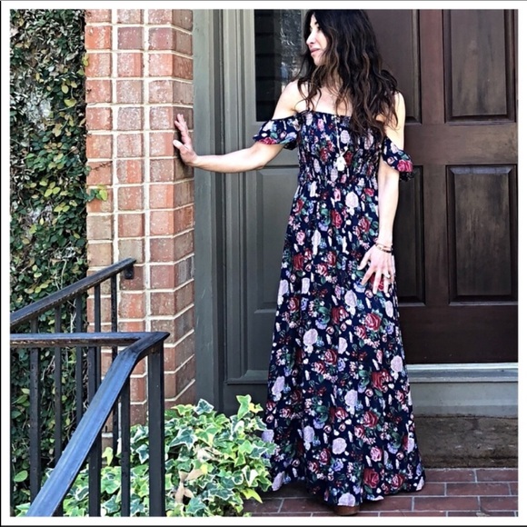 🎉LAST ONE 🎉Floral 🌹Maxi Dress-small - Picture 4 of 5